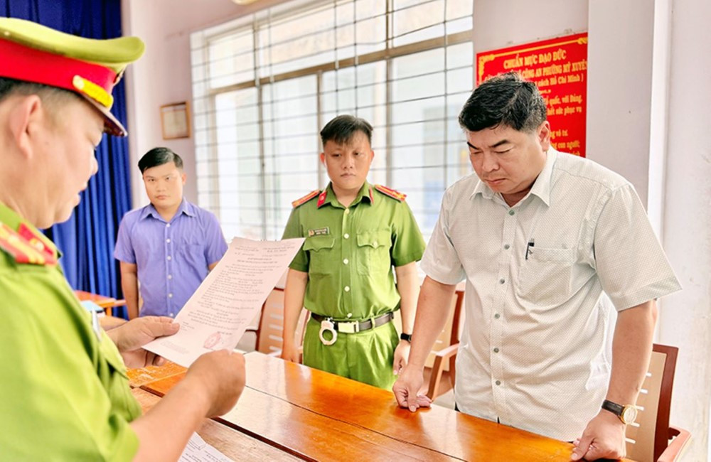 Đề nghị truy tố 2 cựu Phó Chủ tịch thành phố - ảnh 1