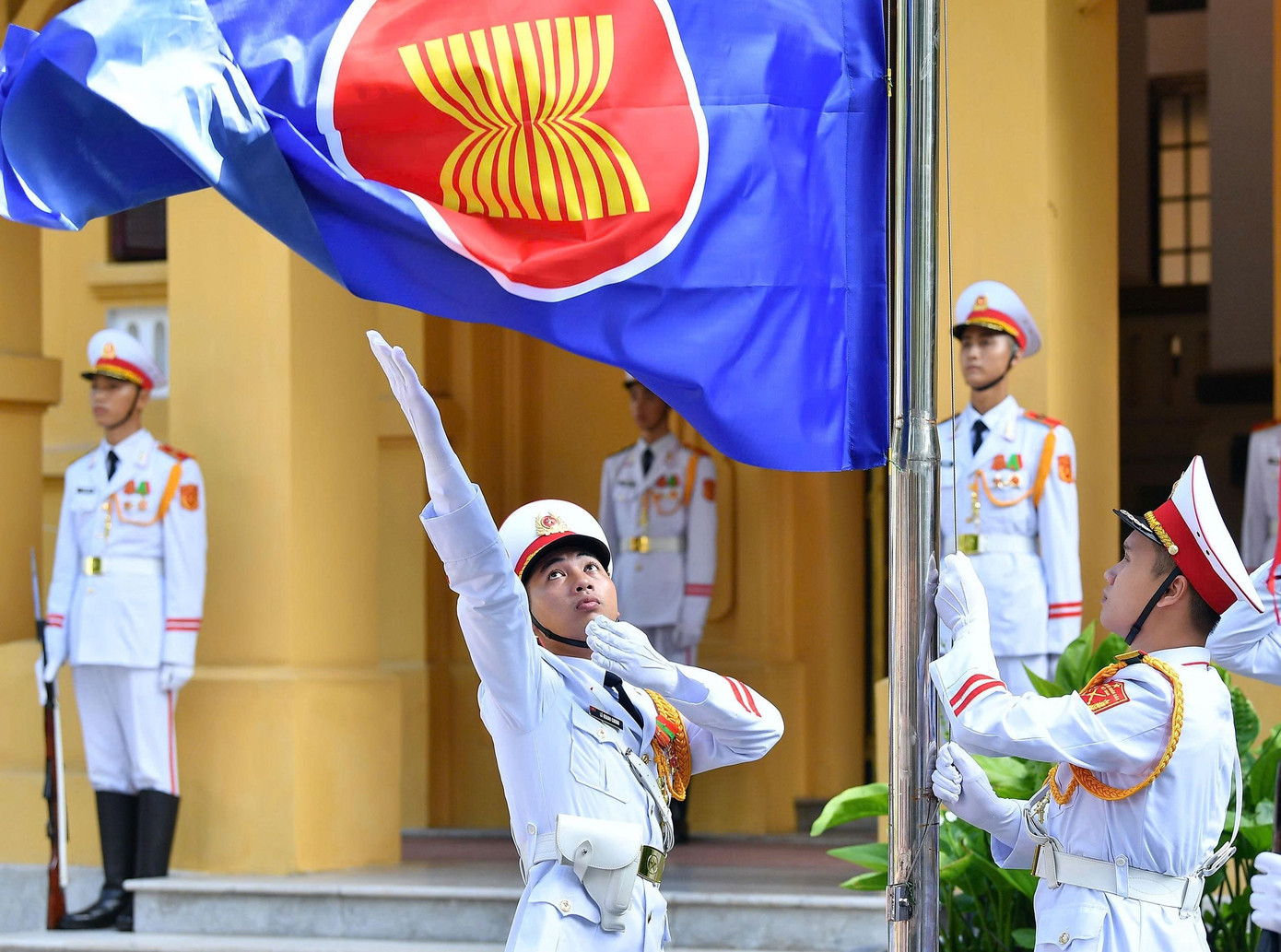 Lễ thượng cờ ASEAN diễn ra sáng 8/8 tại trụ sở Bộ Ngoại giao. Ảnh: Nhật Minh. img-9538.jpg