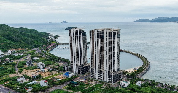 Siêu cao ốc bỏ hoang bên vịnh Nha Trang rơi vào vòng xoáy nợ nần