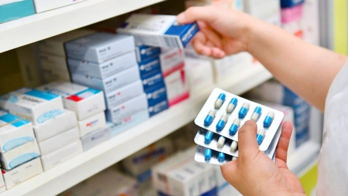 Từ tháng 10, chính thức liên thông dữ liệu đơn thuốc, người dân có thể nhận thuốc ngay tại nhà qua VNeID