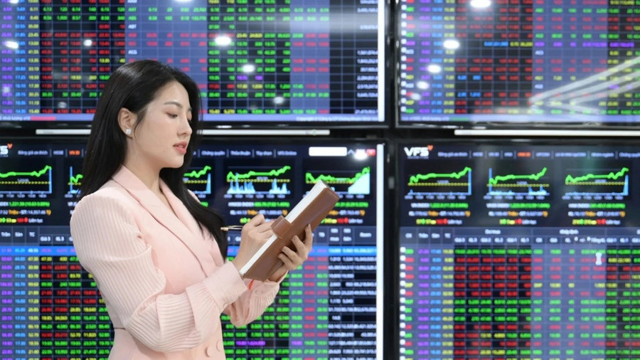 Chốt lời gần 500 triệu USD tuần VN-Index lập đỉnh: Nỗi lo đang đến?
