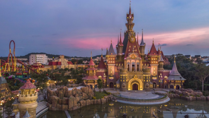 Casino đầu tiên và duy nhất tại Việt Nam cho người Việt vào chơi: Rộng 18.000m2, nằm trong quần thể nghỉ dưỡng 5 sao trên 50.000 tỷ- Ảnh 3. Casino đầu tiên và duy nhất tại Việt Nam cho người Việt vào chơi: Rộng 18.000m2, nằm trong quần thể nghỉ dưỡng 5 sao trên 50.000 tỷ- Ảnh 3.