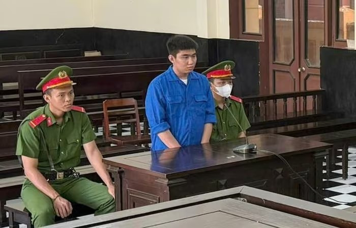 Tuyên phạt 18 năm tù đối tượng tham gia đường dây lừa đảo xuyên biên giới - ảnh 1