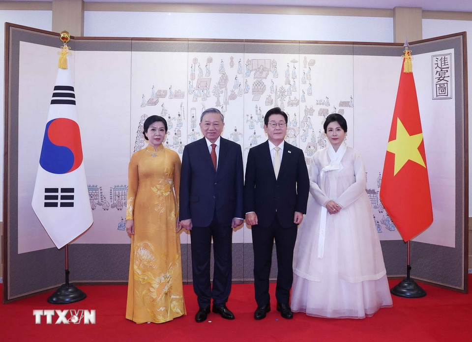 Tổng thống Hàn Quốc chủ trì Lễ đón trọng thể Tổng Bí thư Tô Lâm và Phu nhân- Ảnh 8. Tổng thống Hàn Quốc chủ trì Lễ đón trọng thể Tổng Bí thư Tô Lâm và Phu nhân- Ảnh 8.