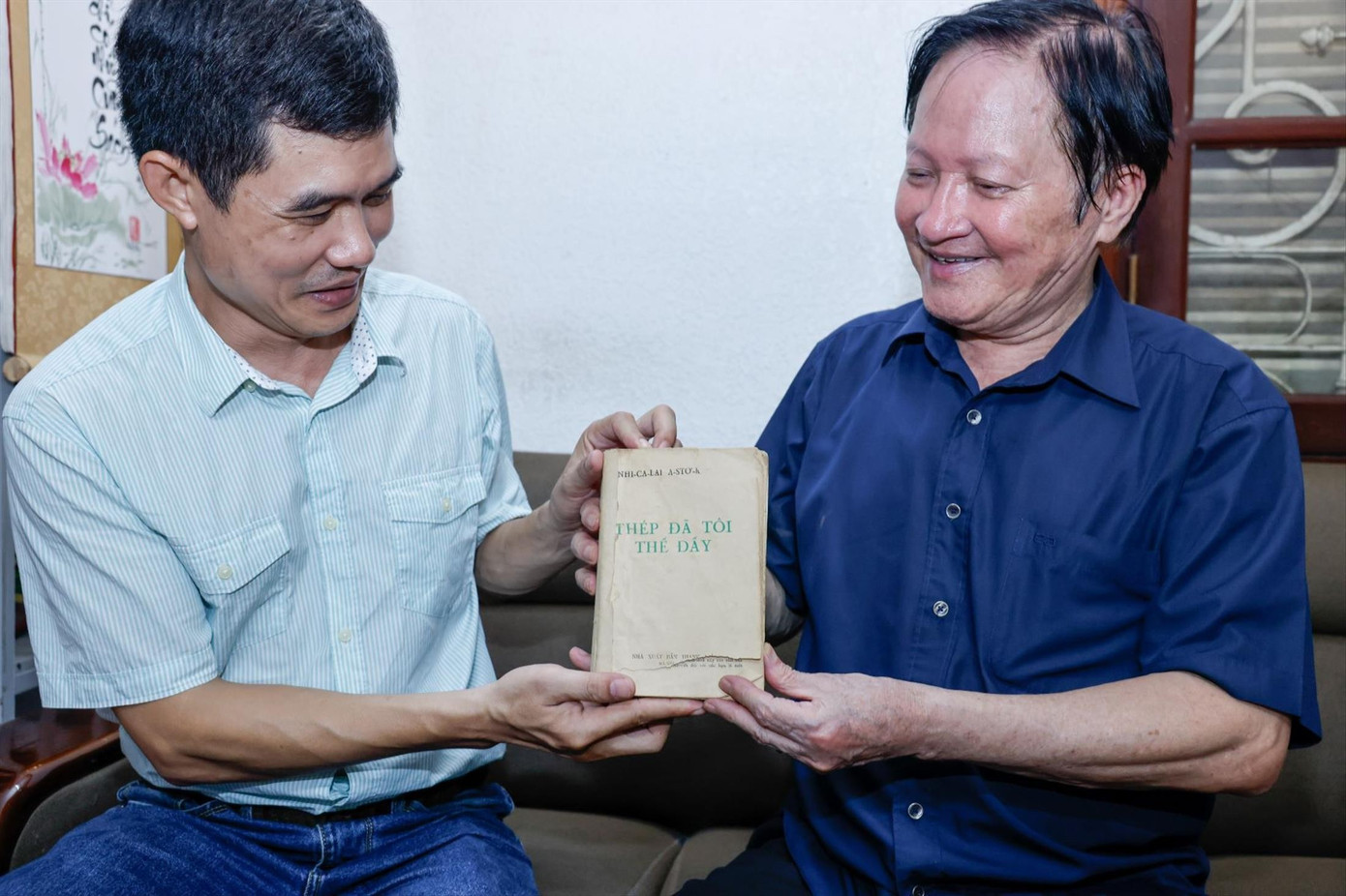 Thượng tướng Nguyễn Huy Hiệu chia sẻ với phóng viên Tiền Phong về cuốn sách tt-nguyen-huy-hieu.jpg