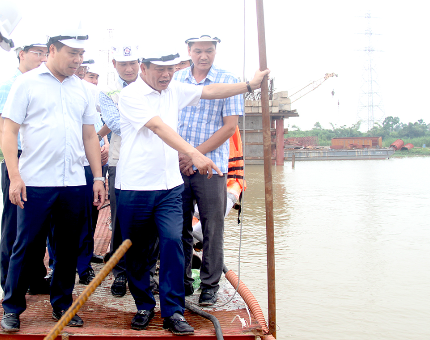 Cây cầu đầu tiên vượt sông Thái Bình, kết nối Bắc Ninh - Hải Phòng gặp khó- Ảnh 2.