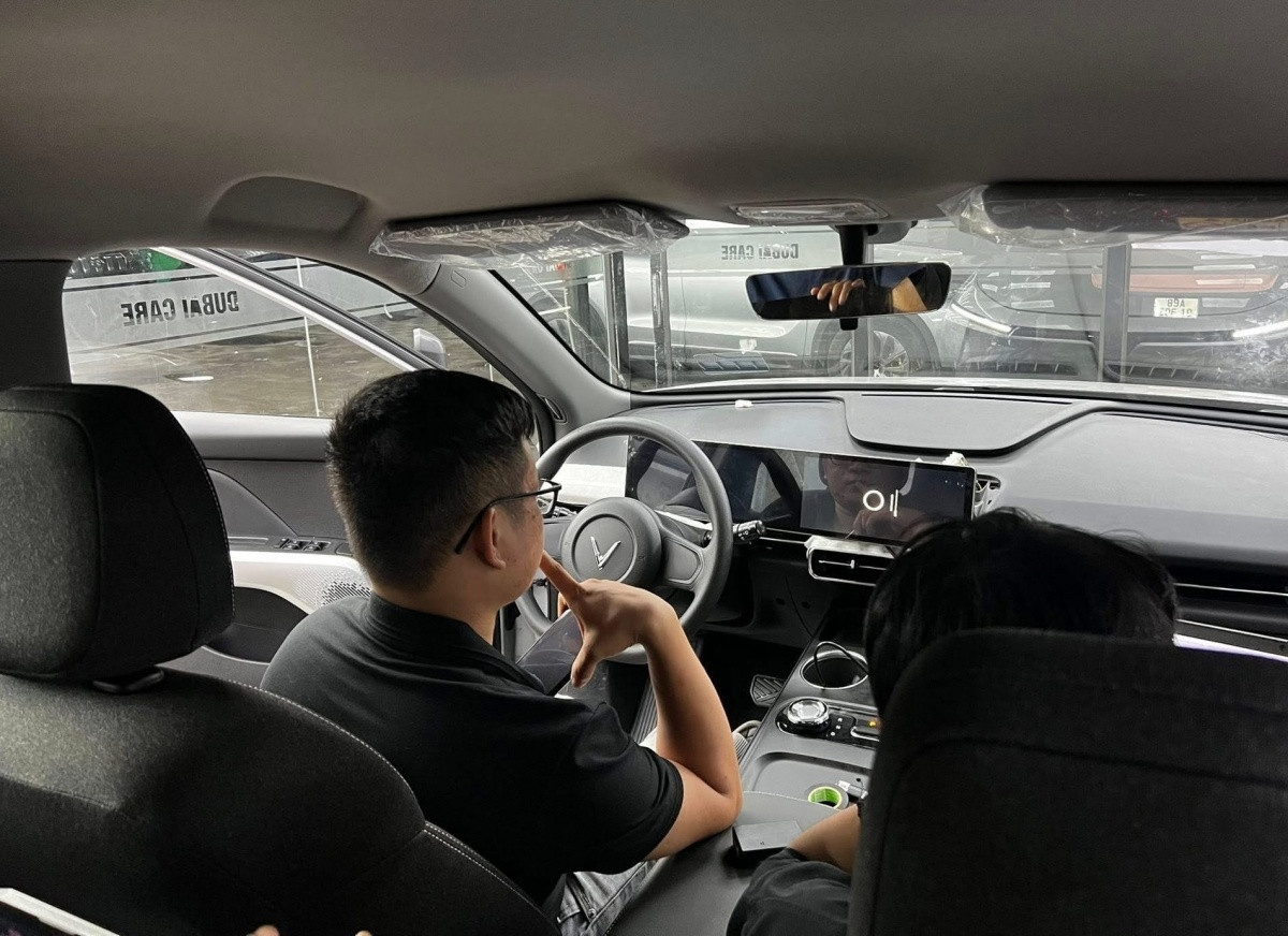 Mẫu MPV VinFast Limo Green chính thức giao xe, phía xưởng độ vạch rõ từng hạng mục nên độ: Có tốn kém không?