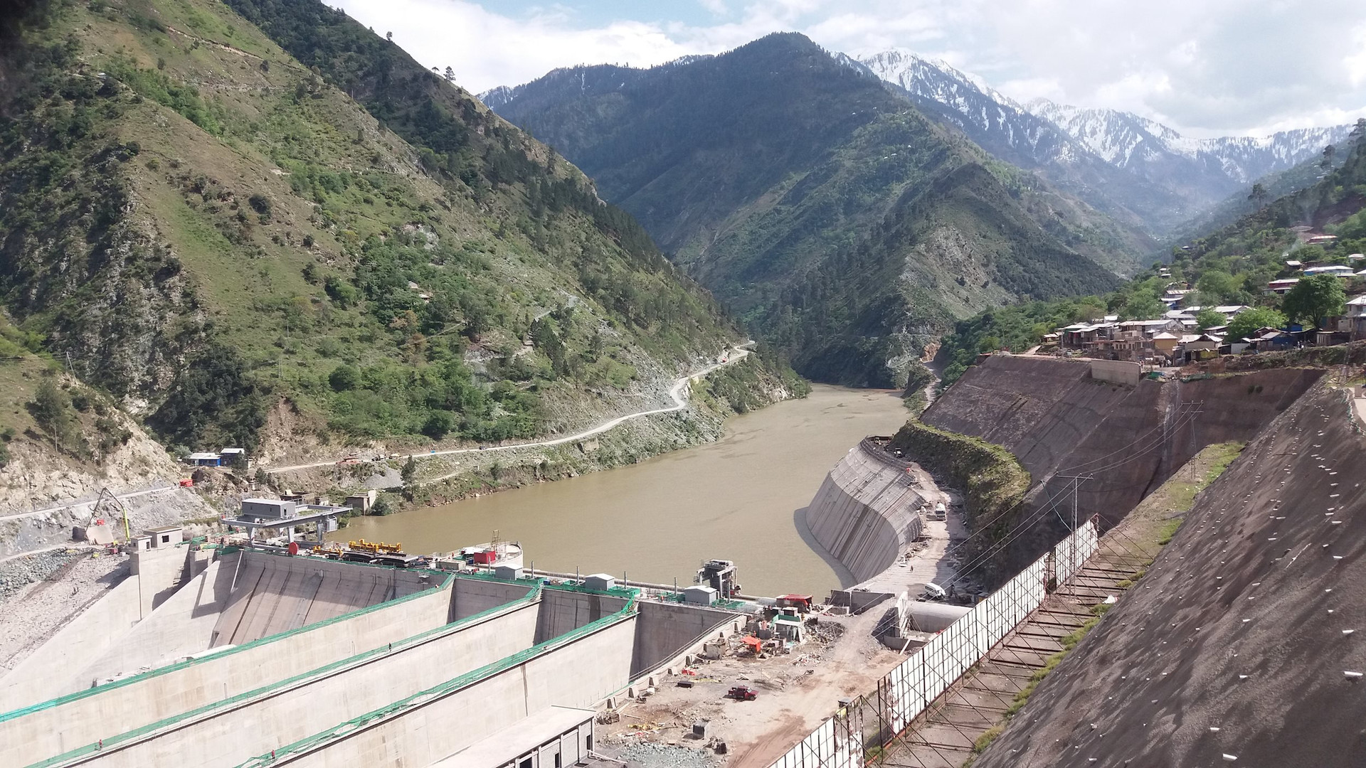 main_dam_body_-_neelum_jhelum_hydropower_plant.jpg
