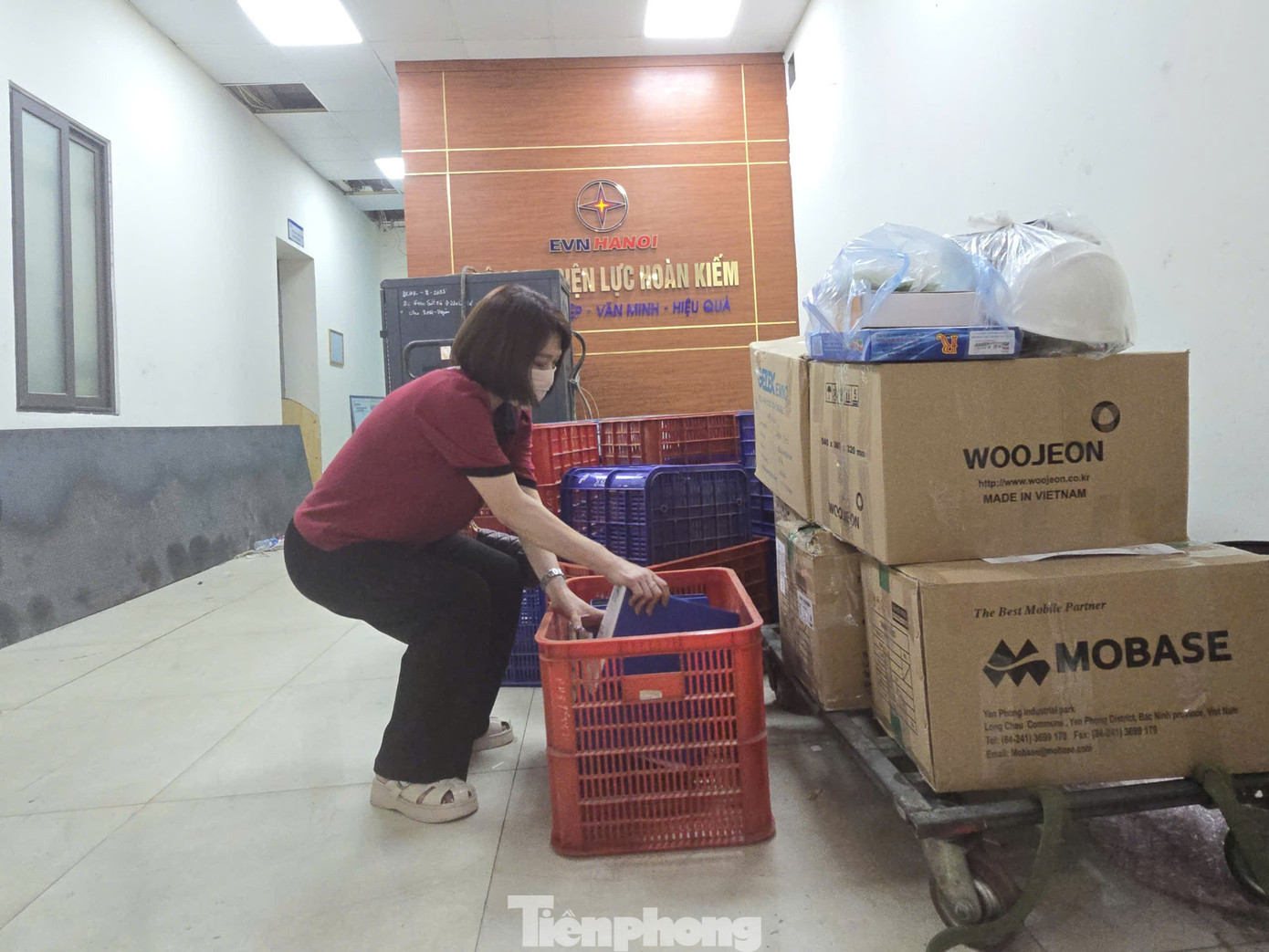 Điện lực Hoàn Kiếm đã hoàn tất việc chuyển trụ sở từ đầu tháng 8/2025 tp-z6898839530754-3bcc98d5cecd10f4072245f712f1bd40.jpg