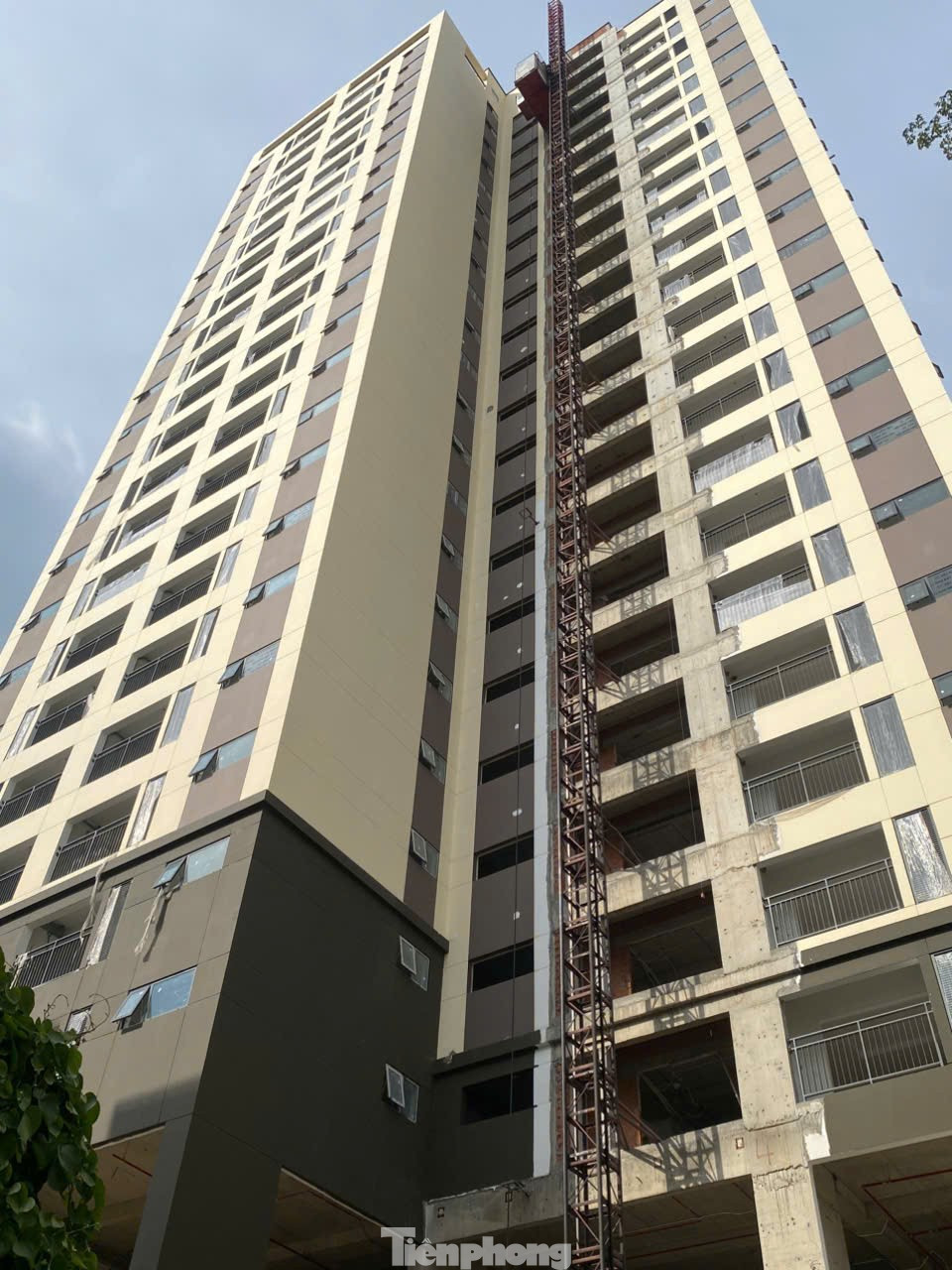 Nếu thấp hơn, chủ đầu tư phải ký lại hợp đồng hoặc điều chỉnh bổ sung phụ lục hợp đồng và phải hoàn trả lại phần chênh lệch cho người mua, thuê mua nhà ở. tp-9.jpg