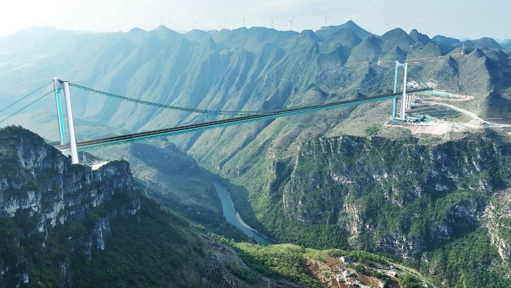 Cường quốc thế giới ‘xẻ đôi’ ngọn núi, xây dựng cao tốc tới cây cầu 8.000 tỷ cao nhất thế giới - ảnh 3
