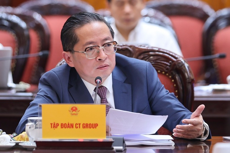 Lãnh đạo Tập đoàn CT Group phát biểu tại cuộc làm việc. Ảnh: VGP. tienphong-138ctgroup.jpg