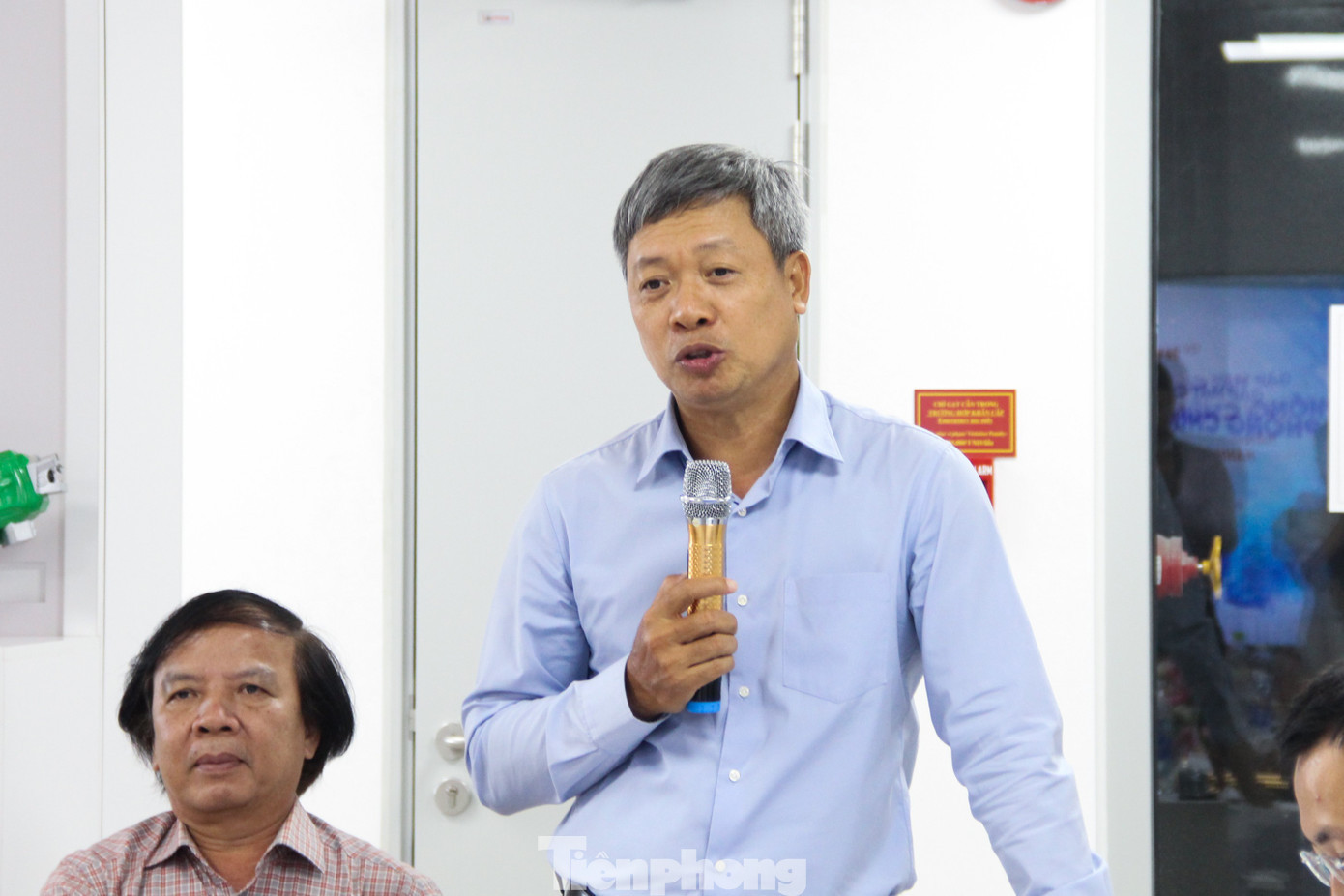 Ông Hồ Quang Bửu - Phó Chủ tịch UBND TP. Đà Nẵng - chia sẻ với các doanh nghiệp khởi nghiệp. tp-dau-ra-cho-start-up-4.jpg