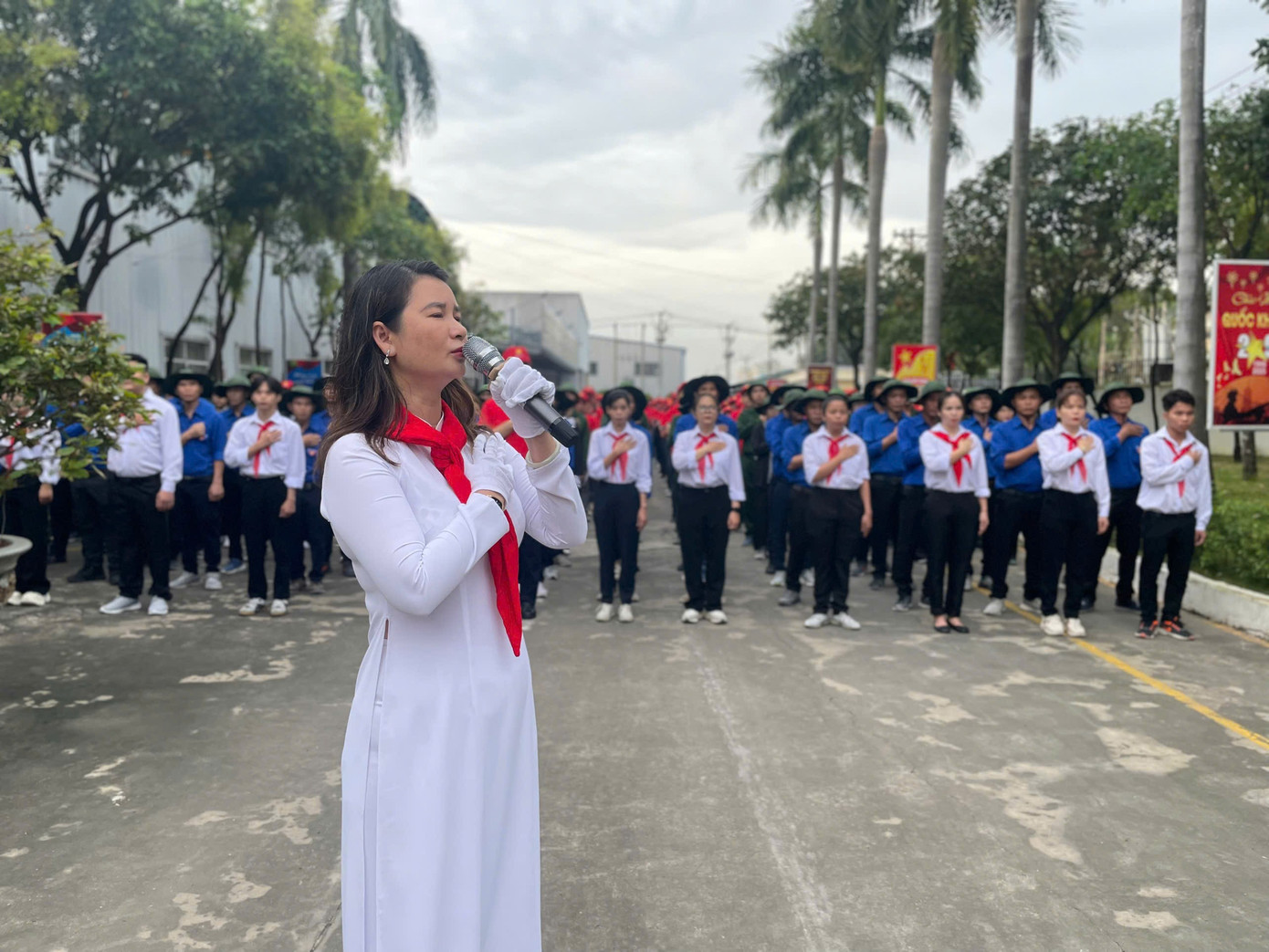 Người lao động tại Công ty TNHH Kỹ nghệ Cửa Ý Á Châu tổ chức hoạt động nhân dịp Quốc khánh 2/9. z6901555054897-1bdc864a1ac13d58417f5009e6888122.jpg