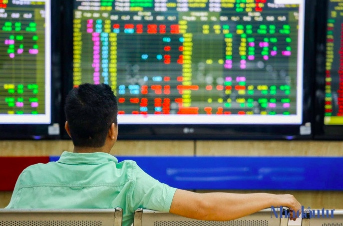 VN-Index có thể chạm 1.800 điểm cuối 2025: Ngành nào bứt phá mạnh?