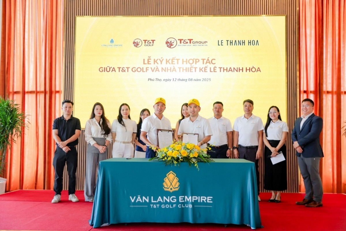 Cán bộ, nhân viên Văn Lang Empire T&T Golf Club sẽ được NTK Lê Thanh Hòa thiết kế đồng phục riêng