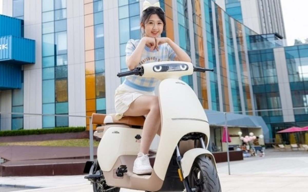 Honda ra mắt xe điện mini, dáng nhỏ xinh, chạy êm 80km mỗi lần sạc và giá chưa tới 10 triệu đồng