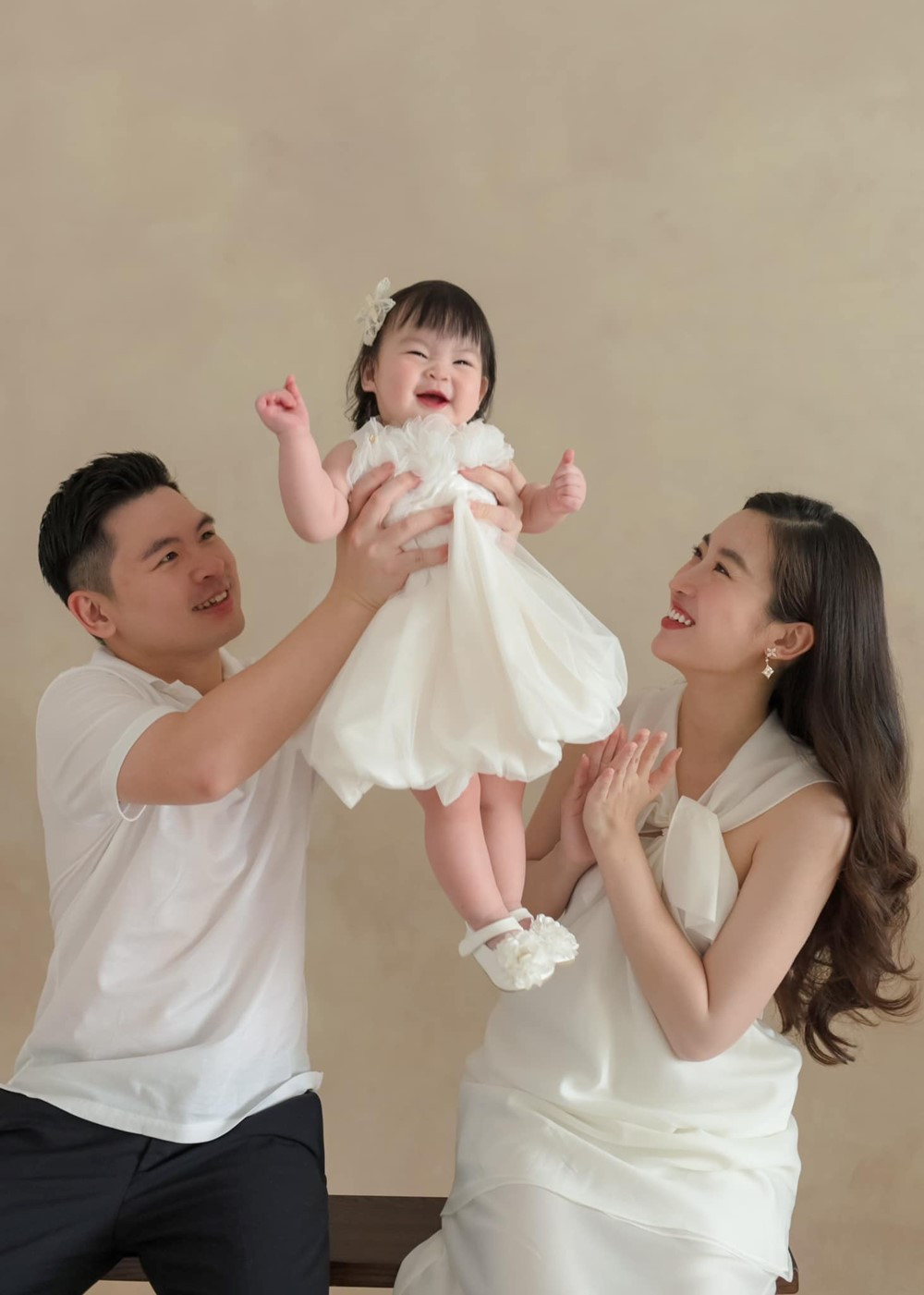 Mỹ nhân mới nhận chức Phó Chủ tịch công ty Bất động sản ở tuổi 29, con dâu tập đoàn nghìn tỷ, chồng là Chủ tịch một hãng hàng không - ảnh 6