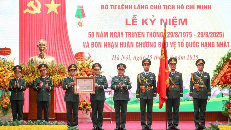 Bộ Tư lệnh Lăng Chủ tịch Hồ Chí Minh nhận Huân chương cao quý - ảnh 1