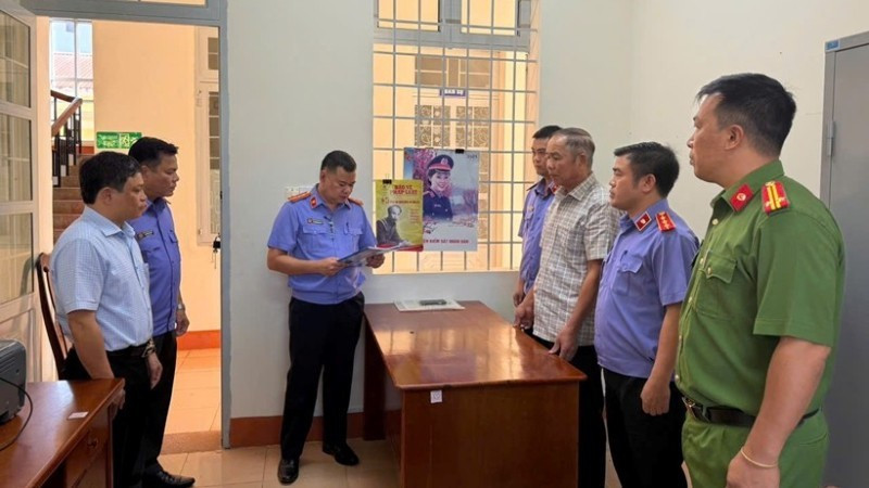 Bắt giữ một cựu thẩm phán TAND - ảnh 1