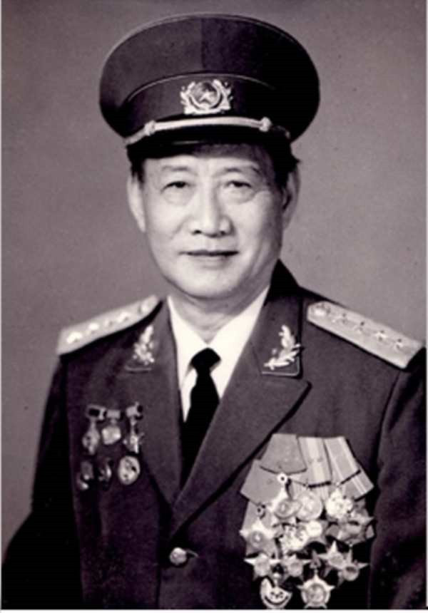 Tổng Tham mưu trưởng đầu tiên của Quân đội Nhân Dân Việt Nam, 30 tuổi được Chủ tịch Hồ Chí Minh giao nhiệm vụ quan trọng - ảnh 1