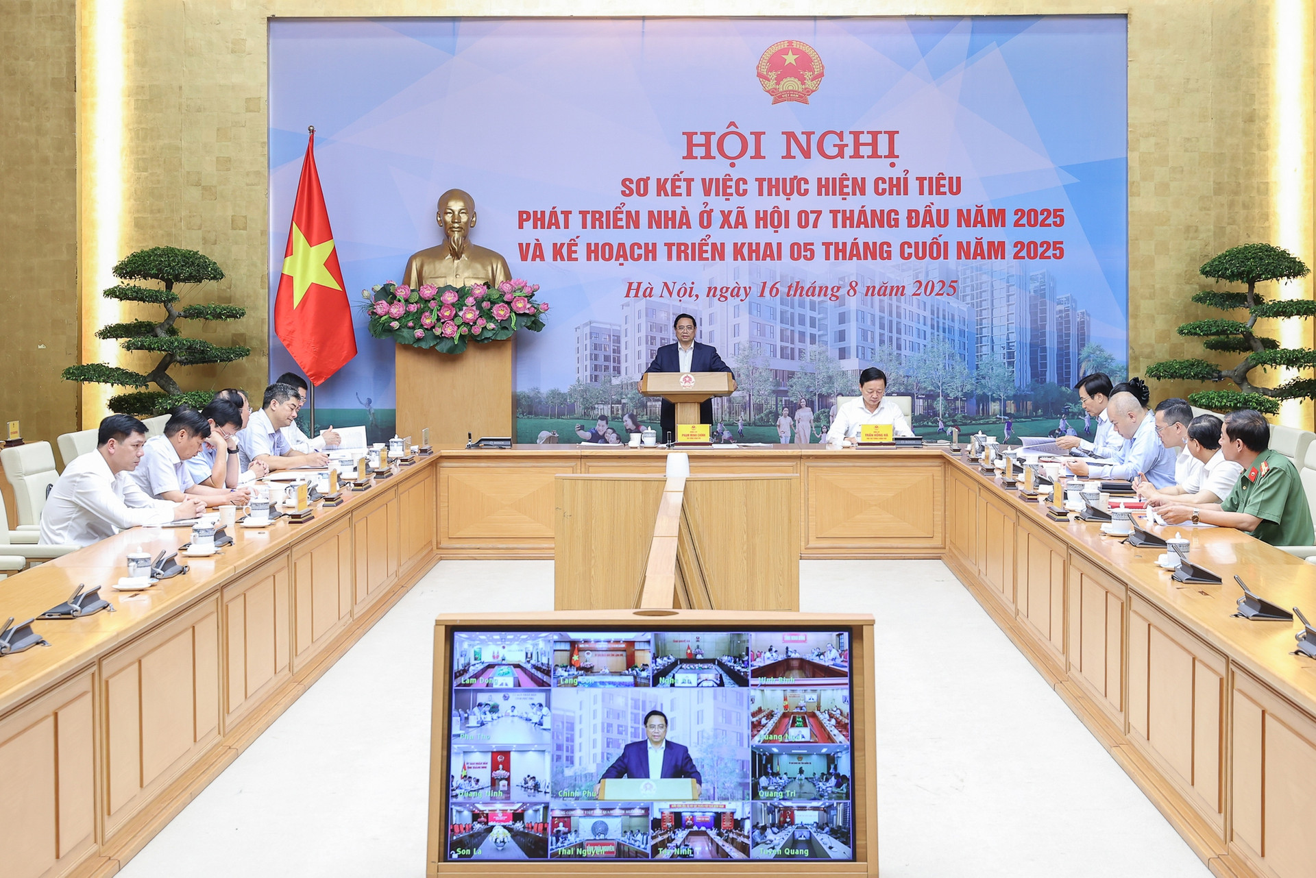 Thủ tướng: Nâng ngưỡng thu nhập được mua nhà xã hội theo hướng phù hợp hơn- Ảnh 3.