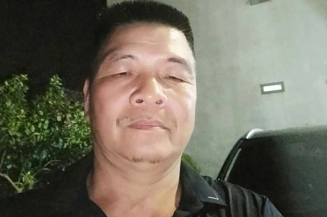 Anh Lưu nổi tiếng trên mạng xã hội khi mang thùng tiền lẻ đi mua xe hơi.