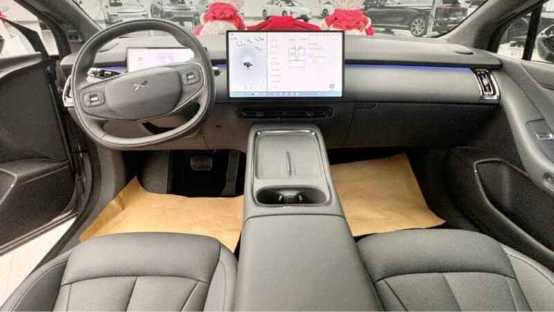 Xpeng ra mắt xe điện tự lái sử dụng AI, giá rẻ hơn mẫu ô tô cưng của Tesla tới 210 triệu đồng - ảnh 4