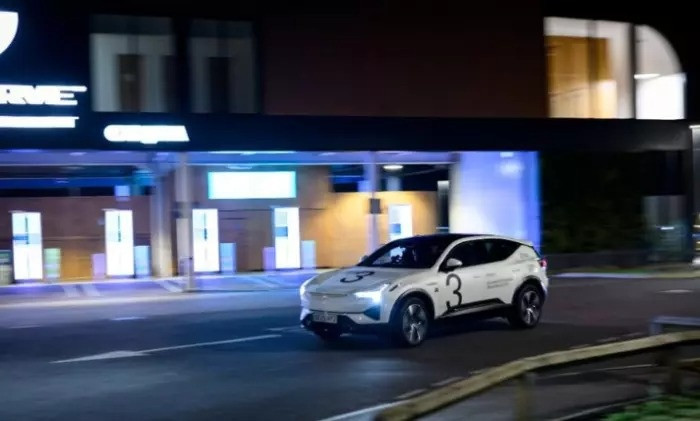 Kỷ lục Guinness mới: SUV điện mỗi lần sạc chạy gần 1.000 km trong điều kiện vận hành thực tế
