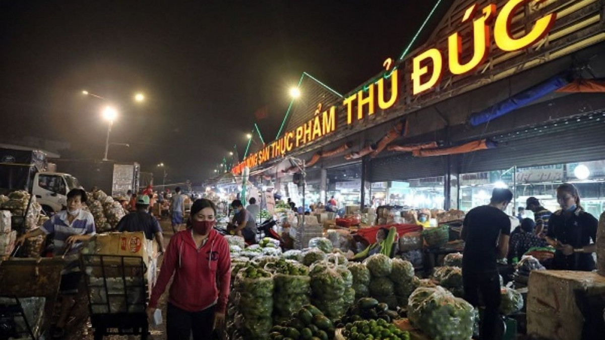 Nguồn xoài Việt Nam đứt lứa, hàng Trung Quốc đội giá giữa lòng TP.HCM