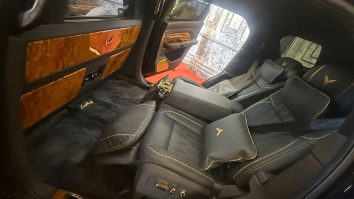 Limousine xịn nhất của VinFast có biển số, xuất hiện ở gần Lăng Bác: Gây chú ý với diện mạo, liệu có xứng danh ‘Rolls-Royce Việt Nam'?