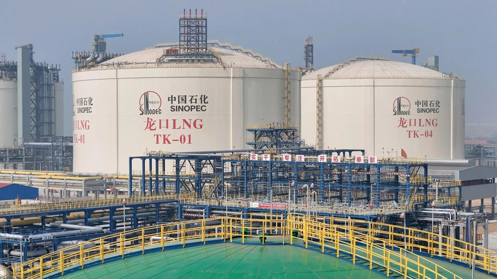 Mặc 'kỷ nguyên khí đốt sắp tàn', loạt ông lớn dầu khí vẫn lao vào LNG - ảnh 2