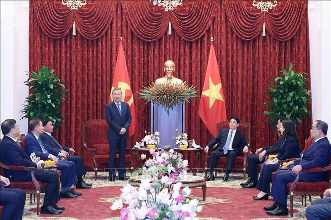 Tổng Bí thư và Chủ tịch nước dự lễ bàn giao Trụ sở làm việc Cơ quan Chủ tịch nước- Ảnh 3. Tổng Bí thư và Chủ tịch nước dự lễ bàn giao Trụ sở làm việc Cơ quan Chủ tịch nước- Ảnh 3.