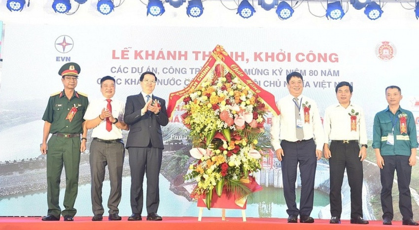 Chính thức phát điện Tổ máy số 1 thuộc dự án Nhà máy Thủy điện Hòa Bình mở rộng 9.200 tỷ