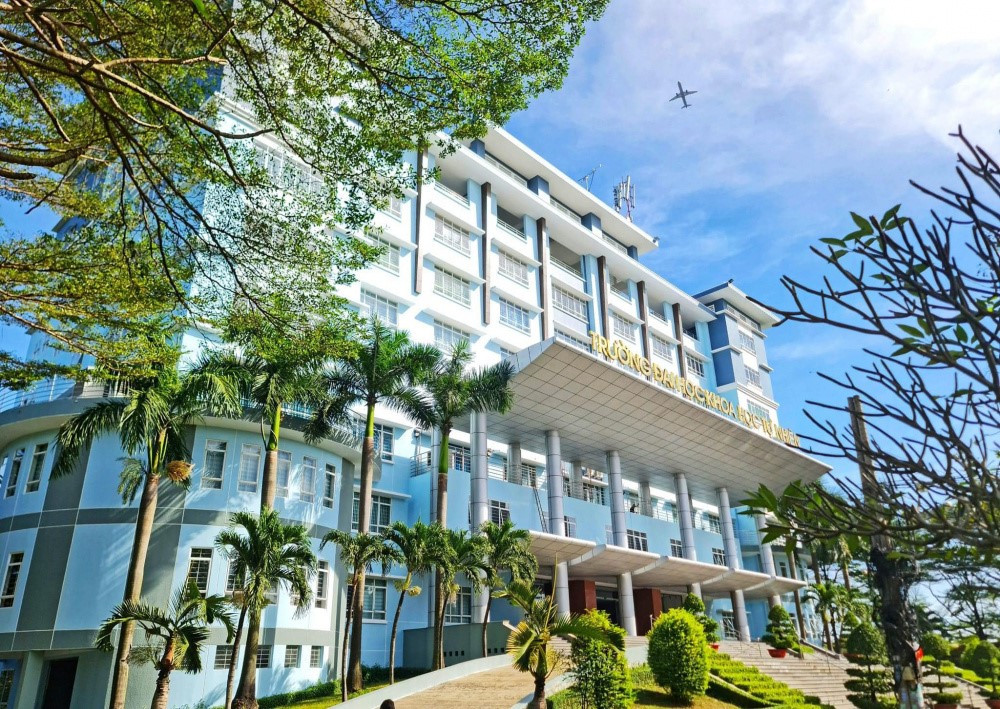 Một trường đại học phát cảnh báo quan trọng tới phụ huynh và học sinh trước giờ biết điểm chuẩn - ảnh 1