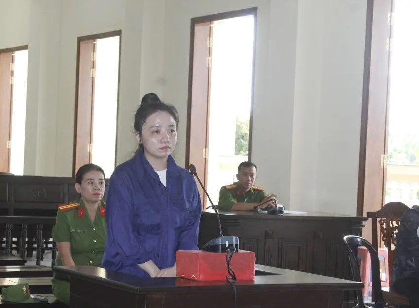 Tuyên phạt 13 năm tù và buộc bồi thường gần 1 tỷ đồng với ‘Giám đốc Công an tỉnh’ - ảnh 1