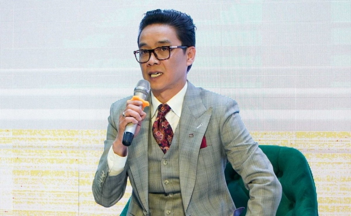 VN-Index tăng 560 điểm sau hơn 4 tháng, chứng sĩ 'sợ độ cao' nên làm gì?