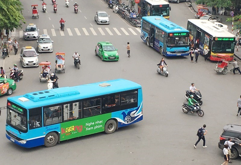 Hà Nội dừng và điều chỉnh lộ trình nhiều tuyến buýt phục vụ buổi tổng hợp luyện lần 1 sự kiện A80. Ảnh: Anh Trọng. 170a-cat.jpg
