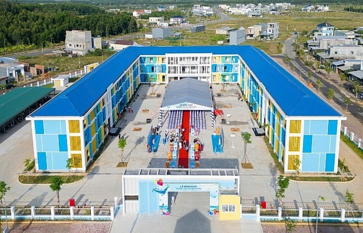 Hòa Phát (HPG) chính thức bàn giao cho Quảng Ngãi ngôi trường thuộc hàng đẹp nhất tỉnh