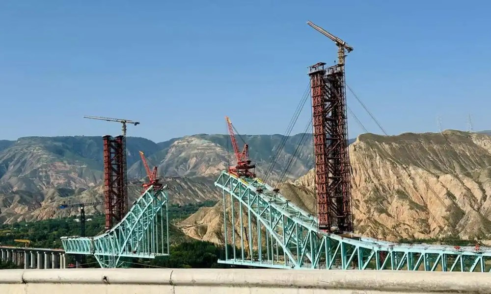 Đứt dây cáp cầu đang xây khiến 7 nạn nhân thiệt mạng và nhiều người mất tích, khẩn trương huy động lực lượng cứu hộ - ảnh 1