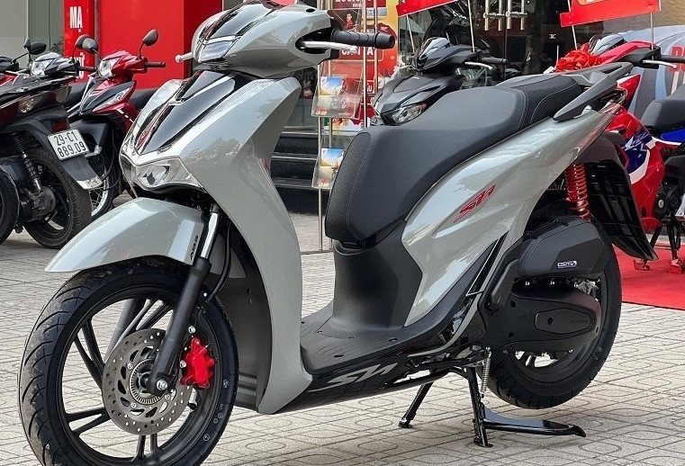 Mẫu ‘siêu tay ga’ thể thao rất hút mắt vừa mở bán trong cuối tháng 8/2025: Giá chỉ 34 triệu, xịn không kém cạnh Honda SH, động cơ 150cc chạy bốc