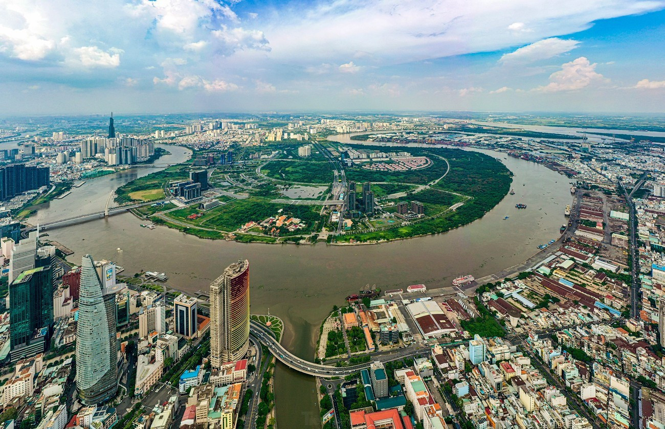 Sông Sài Gòn giữ vai trò chiến lược cho sự phát triển kinh tế, kết nối đô thị và giao thương của TPHCM. Ảnh: Duy Anh song-sg.jpg