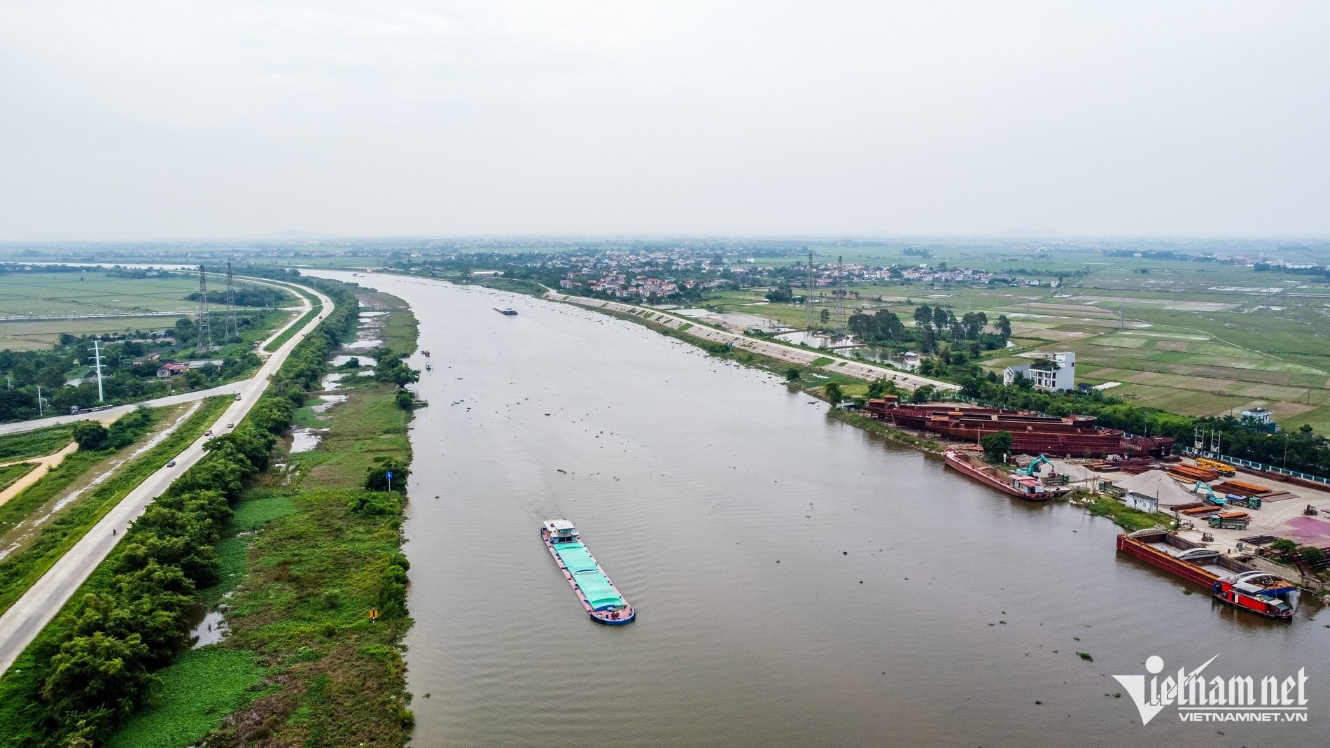 Dự chi 13.000 tỷ, 'thay áo' cho dòng sông biểu tượng của Ninh Bình- Ảnh 1. Dự chi 13.000 tỷ, 'thay áo' cho dòng sông biểu tượng của Ninh Bình- Ảnh 1.