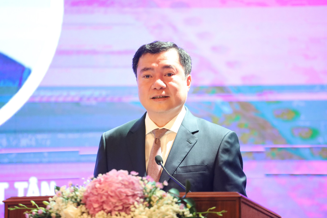 thu-truong-tan.jpg