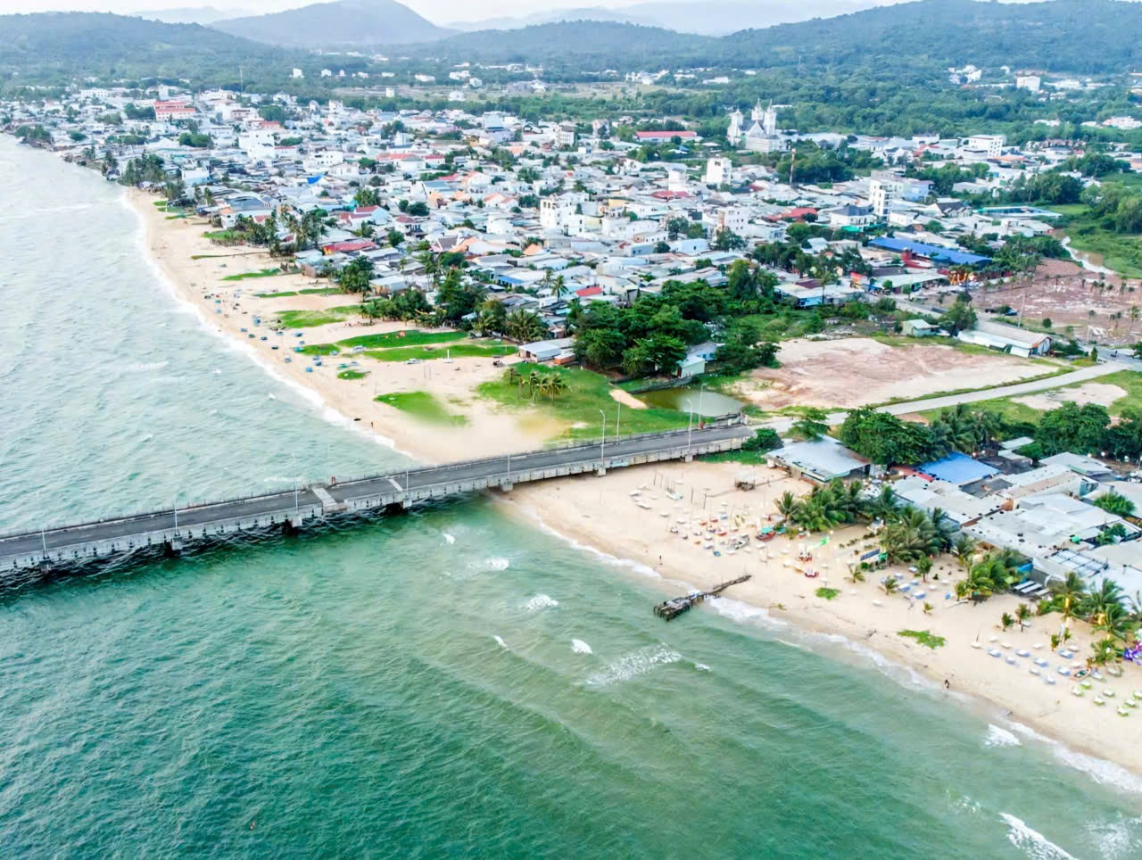 Đất bỏ hoang của sân bay xây từ thời Pháp thuộc sẽ được ‘hồi sinh’ thành khu phức hợp quy mô- Ảnh 2. Đất bỏ hoang của sân bay xây từ thời Pháp thuộc sẽ được ‘hồi sinh’ thành khu phức hợp quy mô- Ảnh 2.