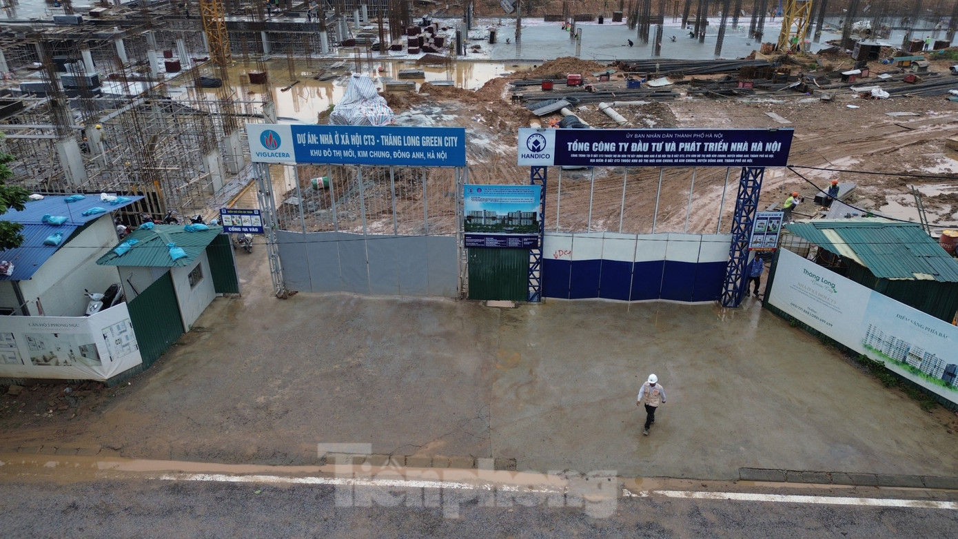 Dự án nhà ở xã hội Thăng Long Green City tại ô đất CT3 (khu đô thị Kim Chung, xã Đông Anh) do Liên danh Tổng Công ty Đầu tư và Phát triển nhà Hà Nội (Handico) và Tổng Công ty Viglacera làm chủ đầu tư. Dự án được khởi công vào tháng 3/2025, hiện tại cơ bản đã xong phần móng công trình. 10-7749.jpg