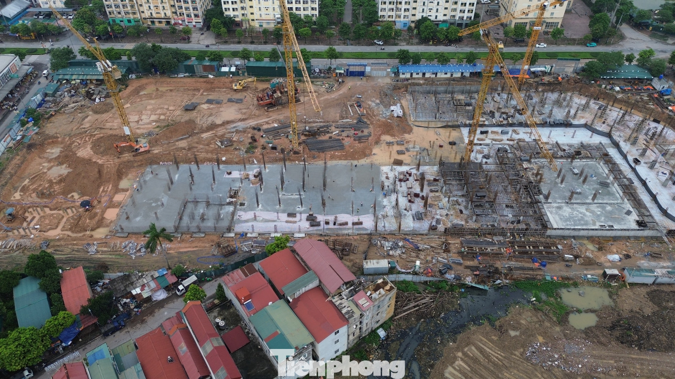 Dự án tọa lạc ngay mặt đường Quốc lộ 5 kéo dài (quốc lộ 23B) với 2 làn đường rộng 50m, đối diện cổng KCN Bắc Thăng Long (300ha). Từ đây, cư dân dễ dàng di chuyển vào nội đô thông qua các tuyến giao thông huyết mạch: Đường Hoàng Sa, Đường Võ Văn Kiệt… tp-13.jpg