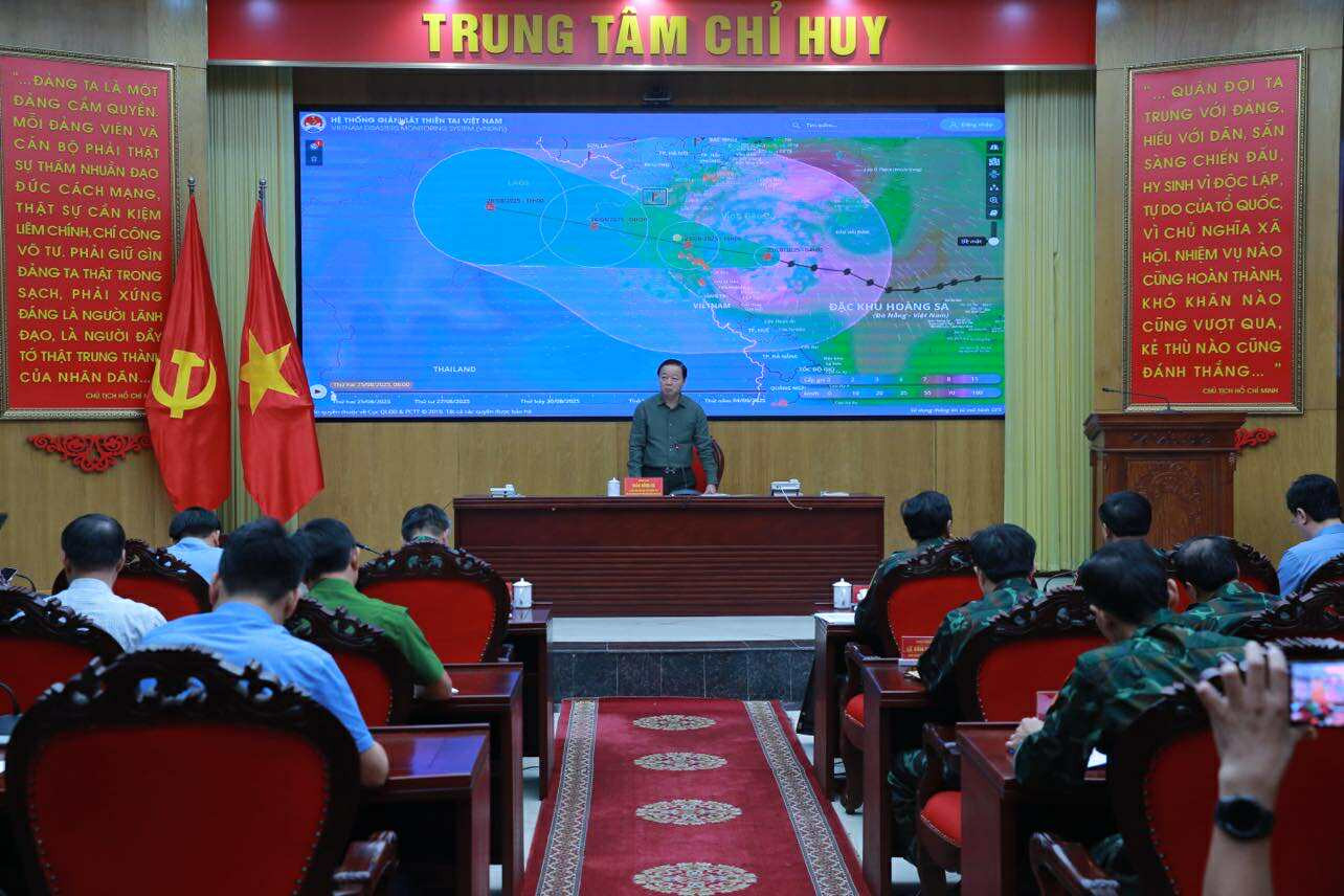 'Thời gian vàng' để triển khai các biện pháp ứng phó bão số 5- Ảnh 2. 'Thời gian vàng' để triển khai các biện pháp ứng phó bão số 5- Ảnh 2.
