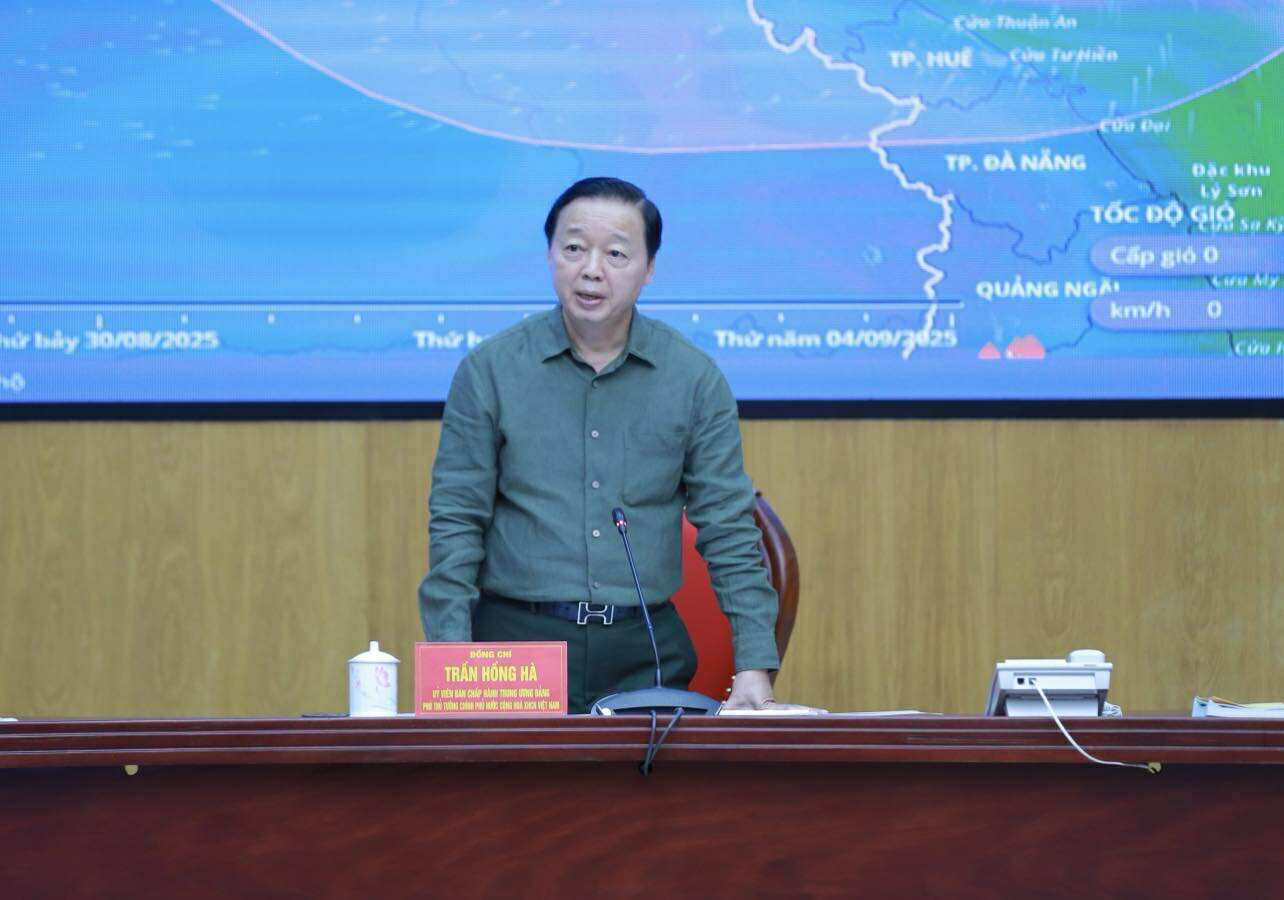 'Thời gian vàng' để triển khai các biện pháp ứng phó bão số 5- Ảnh 1. 'Thời gian vàng' để triển khai các biện pháp ứng phó bão số 5- Ảnh 1.