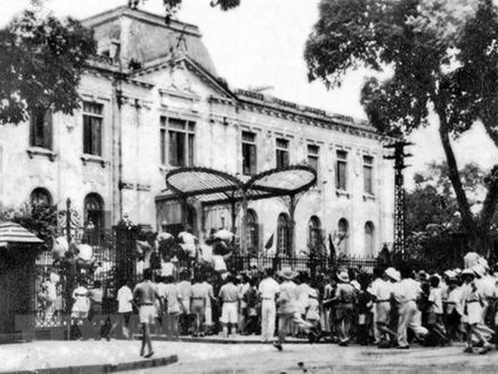 Tòa nhà hơn 100 tuổi gắn liền với Cách mạng Tháng Tám, là nơi ở và làm việc của Chủ tịch Hồ Chí Minh - ảnh 1